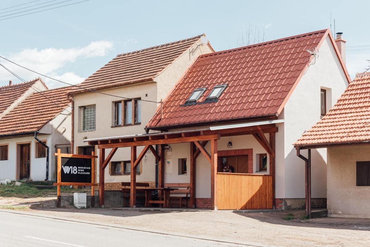 Penzion Vinarstvi W18 Velké Bílovice Extérieur photo
