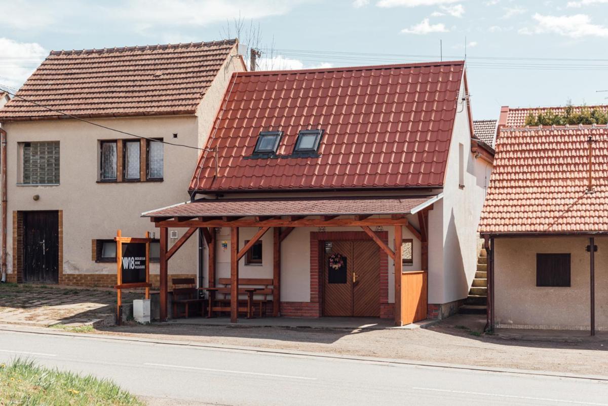 Penzion Vinarstvi W18 Velké Bílovice Extérieur photo