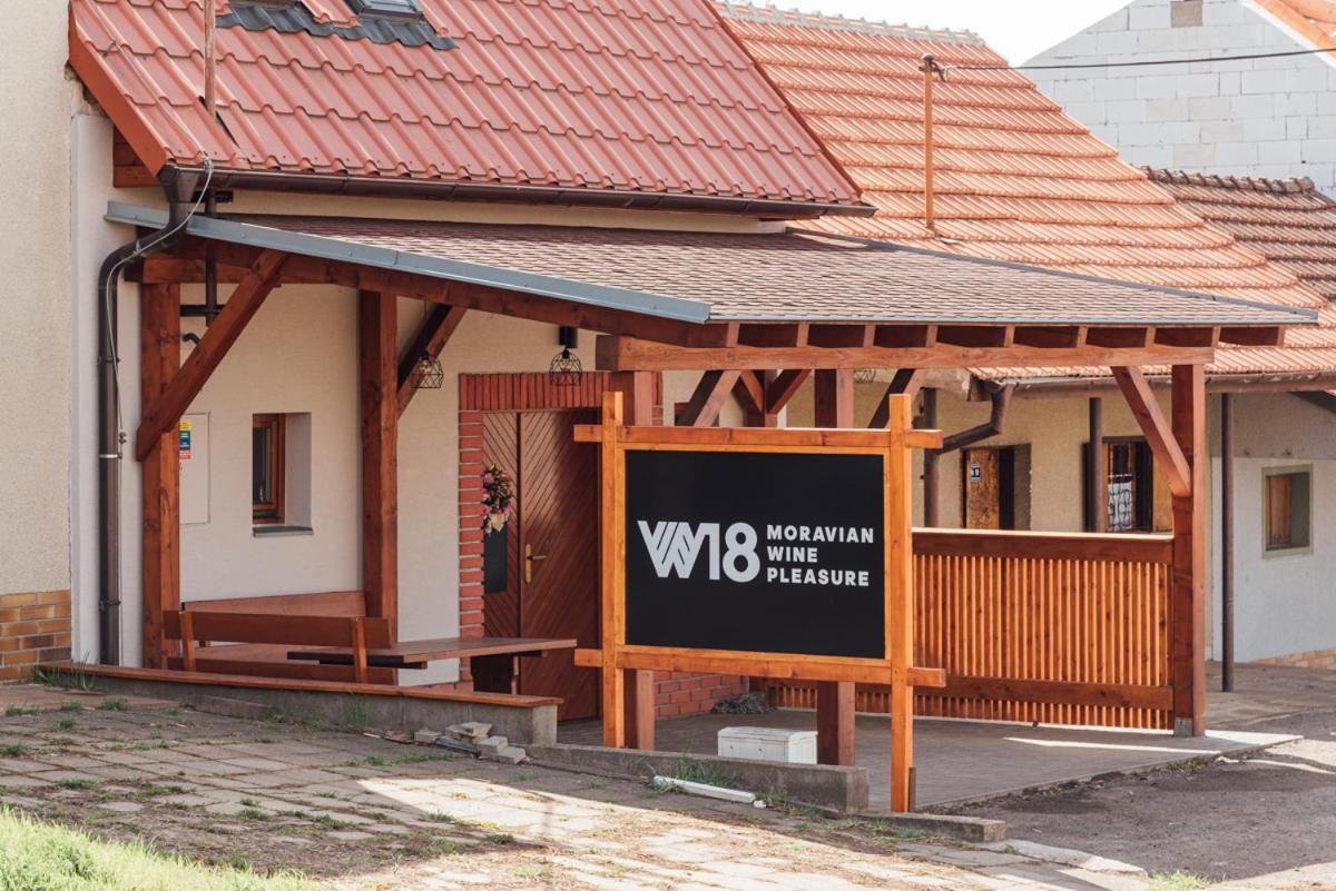 Penzion Vinarstvi W18 Velké Bílovice Extérieur photo